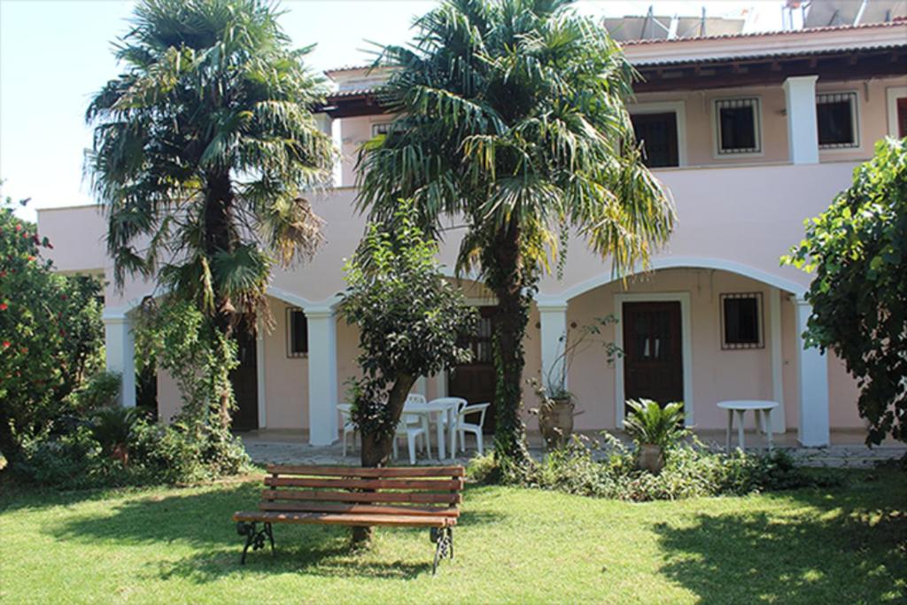 Maria Alexandra apartments room 6